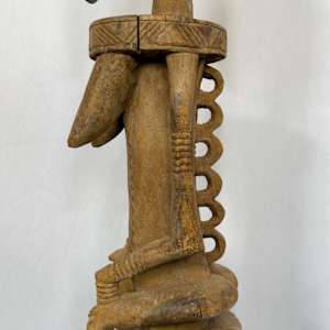 Seated female figure (Africa) 