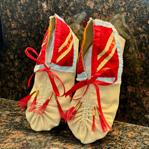 Traditional Eastern Moccasins by David Rahahę·tih Webb