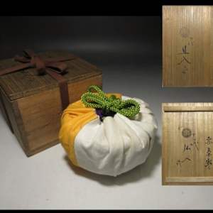 Raku Kichizaemon X, Tannyū 旦入,  樂吉左衛門 十代  1795-1854 by Raku Kichizaemon X, Tannyū 樂吉左衛門 十代 