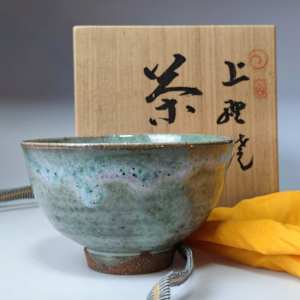 Agano-yaki 上野焼 Chawan  by Takadate (Kōzuru) Chizan 高舘智山  b.1932 by Chizan Takadate (Kōzuru)