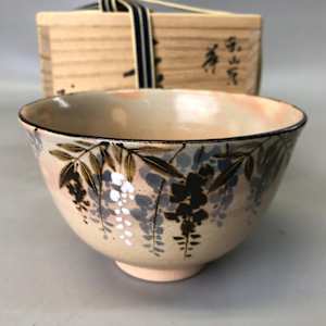Kyo Yaki Chawan – Fuji 藤 (Wisteria) by Tsuuji Azan 通次阿山 by Tsuuji Azan 通次阿山
