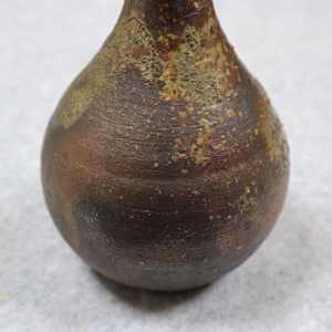 Bizen Flower Vase 花瓶 by Ogawa Shuzo 小川秀蔵  b.1951 by Ogawa Shuzo 小川秀蔵 