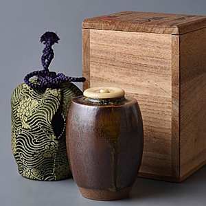 Sasada Yusho (Hitoshi) 笹田有祥 b.1952 Kyo-yaki Chaire by Sasada Yusho (Hitoshi) 笹田有祥 