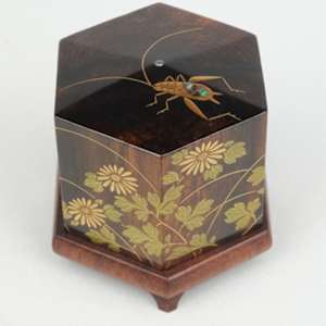 Black persimmon insect basket incense container with bell crickets and chrysanthemums in lacquer by Yoshida Hanamasa (吉田華正)  b.1940 by Yoshida Hanamasa 吉田華正