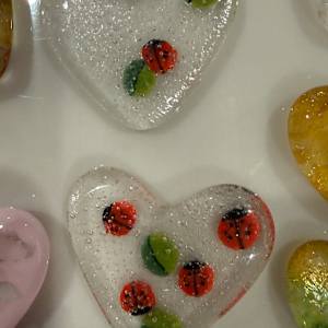 2" Pocket Heart Ladybug and Leaves in Clear #2 by Candice Treat Murphy, Image 1.