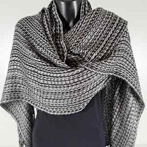 Shawl by Kjerstin Bjelland 