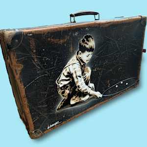Sharp Shooter (suitcase) by Geoff Cunningham 