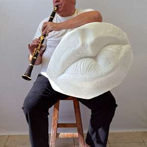 SUPERLATIVE (Superlativo) by Claire Becker  Image: Blues