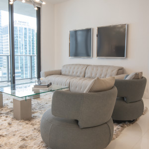 La bese tantas veces bajo el cielo infinito by Patty Suau 