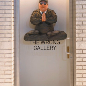 錯誤藝廊 The Wrong Gallery (515/1000) by 卡特蘭 Maurizio Cattelan