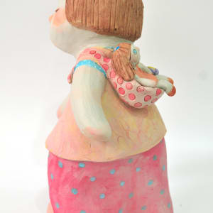 妹妹背著洋娃娃 Sister Carrying a Doll on Her Back by 陳盈帆 CHEN Yvonne 