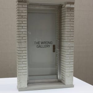 錯誤藝廊 The Wrong Gallery (545/1000) by 卡特蘭 Maurizio Cattelan 