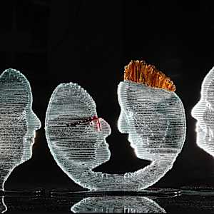 Portret van een familie by Linda van Huffelen