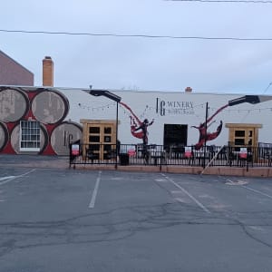 IG Winery Tasting Room by Rian Kasner  Image: Photograph by Steven D Decker. Licensed by Creative Commons (CC BY-SA).