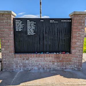 Veteran Memorial, Cemetery - Enoch  Image: Photograph by Jacob B. Arnell. Licensed by Creative Commons (CC BY-SA).