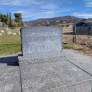 Veteran Memorial, Cemetery - Summit  Image: Photograph by Jacob B. Arnell. Licensed by Creative Commons (CC BY-SA).