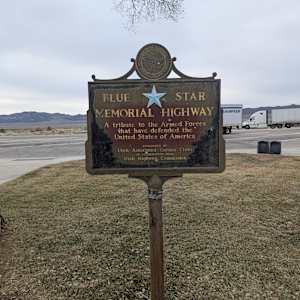 Henry W. Lunt Roadside Park Marker & Blue Star Memorial Highway  Image: Photograph by Jacob B. Arnell. Licensed by Creative Commons (CC BY-SA).