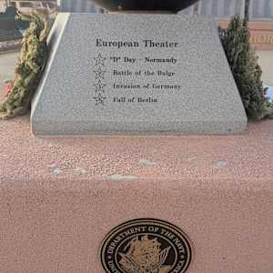 Cedar City War Memorial - World War II by Robert D. Mercer  Image: Photograph by Jacob B. Arnell. Licensed by Creative Commons (CC BY-SA).
