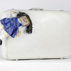 SE LES PERDIO EL SERAFIN, Suitcase by Beatriz Mejia-Krumbein 