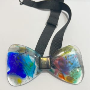 Glass Bow Ties – THE DESIGN COLLECTION, Standard Colors by Nancy Gong  Image: Bow Tie,  DESIGN COLLECTION, Standard Color 23-13 with strap from the Gong Spirit Wear Series. One of a kind. Exclusively from Gong Glass Works. 