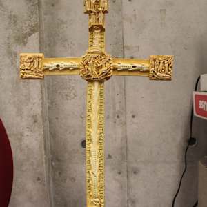Cloisters Cross, Image 13.