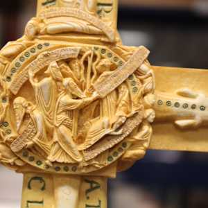 Cloisters Cross, Image 16.