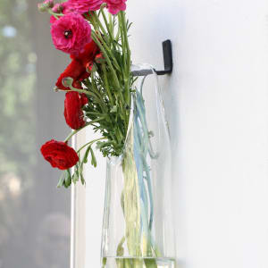 Hold Vase by Sklo Studio 