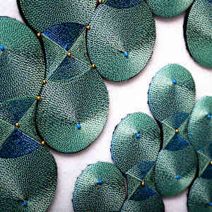 Barbells (Non-Tesselate) by Susan Hensel 