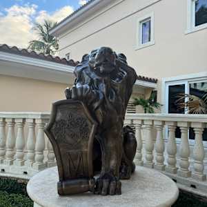 JACINTHE LACROIX. MASTER ARTIST AND SCULPTOR DEVIRED NOVEMBER 19. 2024 TO NEW COLLECTOR HOME FROM CORAL GABLES, FLORIDA OF THE BRONZE LION. RIGHT SIDE by JACINTHE LACROIX. MASTER SCULPTOR AND ARTIST, Image 1.
