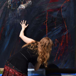 Gedd by Lisa Sutton  Image: With artist for scale