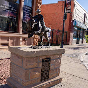 Verne Elliot by Joel Turner 