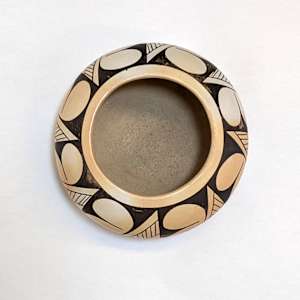 Untitled, (Navajo Flattened Seed Jar) by Fawn Navasie 