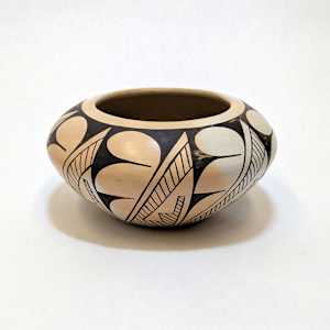 Untitled, (Navajo Flattened Seed Jar) by Fawn Navasie