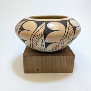 Untitled, (Navajo Flattened Seed Jar) by Fawn Navasie 