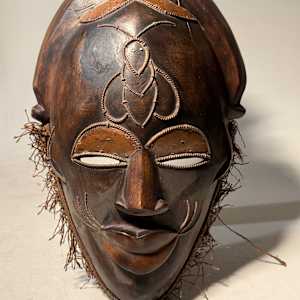 African carved mask