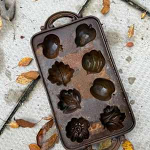 Cast iron Griswold style fall mold motif pan, Image 4.