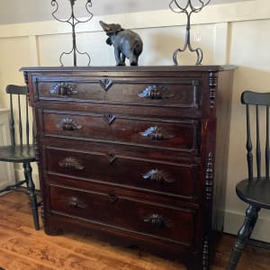 Victorian 4 drawer chest with oak leaf pulls 