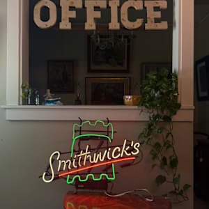 Smithwicks beer neon light, Image 2.