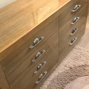 Thomlinson 8 drawer dresser 