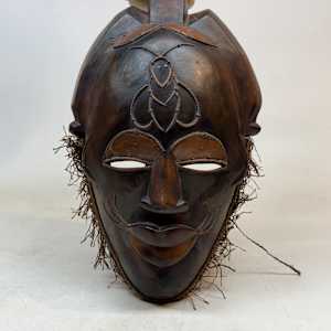 African carved mask 
