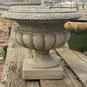 Cement classic urn, Image 2.