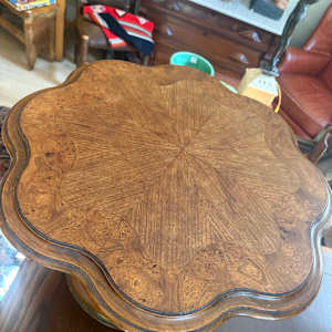 Scalloped edged burled wood side table, Image 2.
