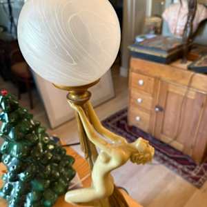 Art Deco style lamp, Image 2.