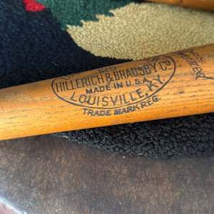 Louisville Slugger baseball bat, Image 2.