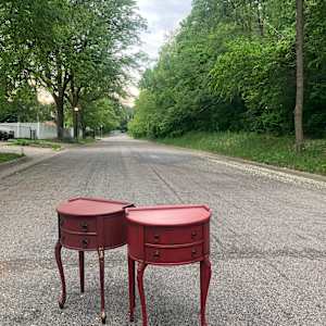 Pair of painted nightstands 