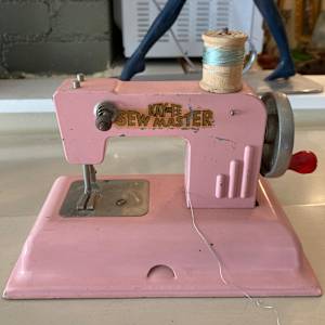 Pink Kay and EE Sew Master toy sewing machine 