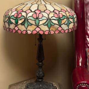 Stained glass table lamp 