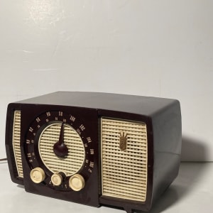 Zenith table top vintage radio 