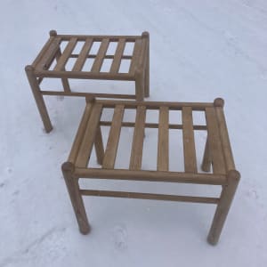 wooden bench 