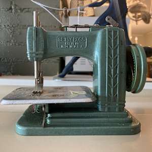 Betsy Ross toy sewing machine 